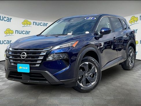 Used 2025 Nissan Rogue SV AWD/4WD image 3