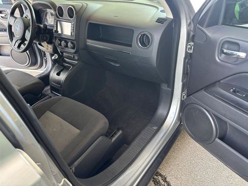 Used 2015 Jeep Patriot Latitude FWD image 10