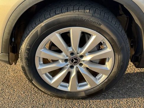 Used 2020 Mercedes-Benz GLC 300 w/ Parking Assistance Package image 9