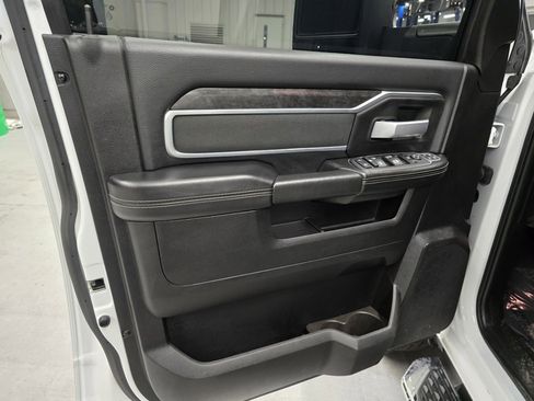 Used 2024 RAM 3500 Big Horn image 18