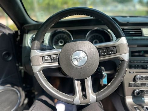 Used 2013 Ford Mustang Premium image 6
