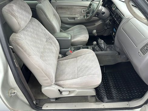 Used 2001 Toyota Tacoma 4x4 Xtracab V6 image 16