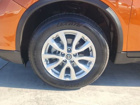 Used 2019 Nissan Rogue SV AWD/4WD image 14