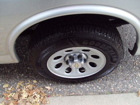 Used 2013 Chevrolet Express 1500 LT w/ LT Preferred Equipment Group image 30