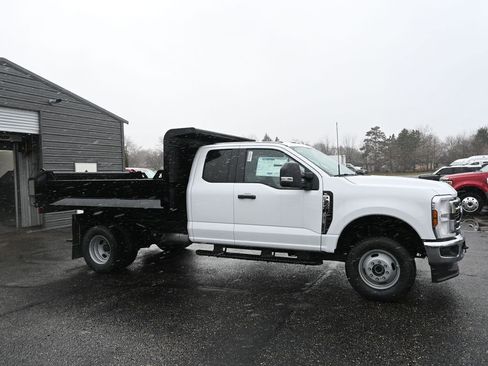 New 2026 Ford F350 XL w/ XL Chrome Package image 19