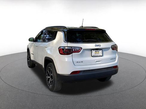 Used 2025 Jeep Compass Limited image 5