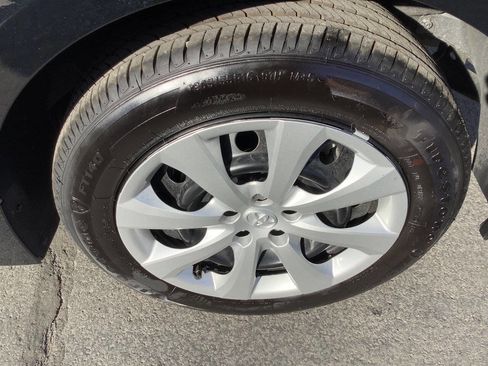 Used 2024 Toyota Corolla LE image 18