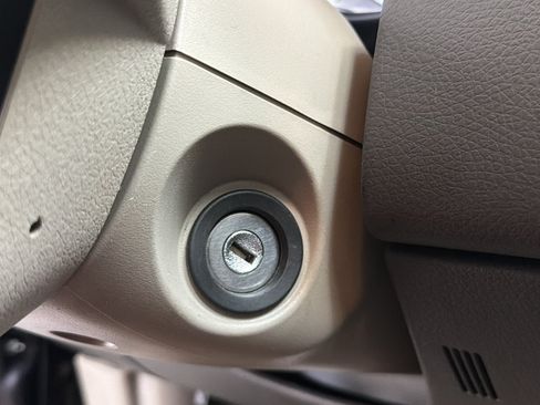 Used 2010 Ford Edge Limited FWD image 28