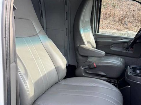 Used 2014 Chevrolet Express 1500 image 24