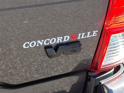 Used 2018 Toyota Tacoma TRD Sport image 30