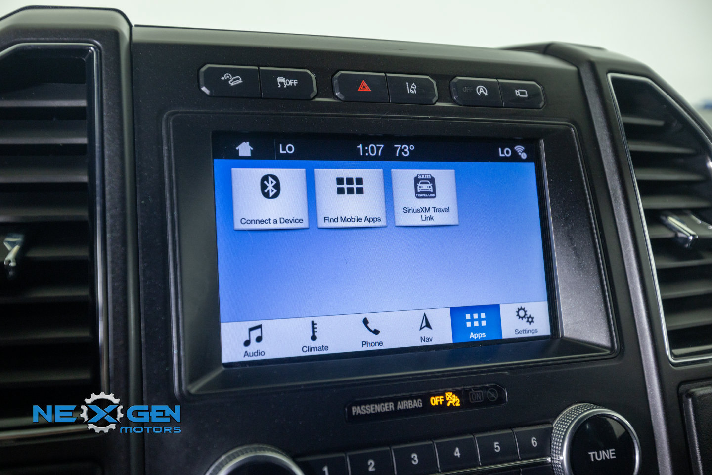 Used 2019 Ford Expedition Limited w/ Equipment Group 303A AWD/4WD image 22
