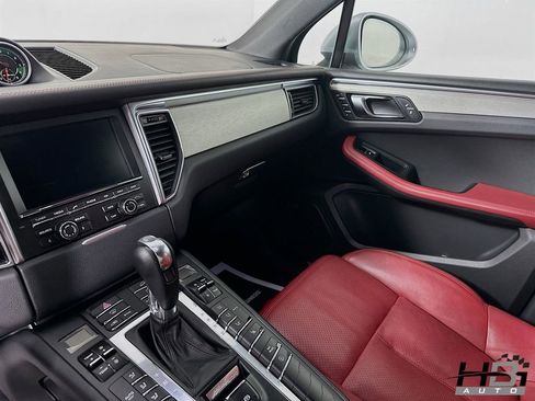 Used 2016 Porsche Macan S image 17