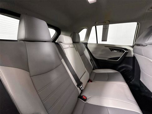 Certified 2022 Toyota RAV4 XLE Premium image 39