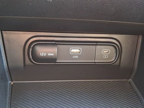 Used 2023 Kia Sportage LX image 23