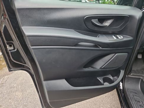 Used 2020 Mercedes-Benz Metris Passenger image 19