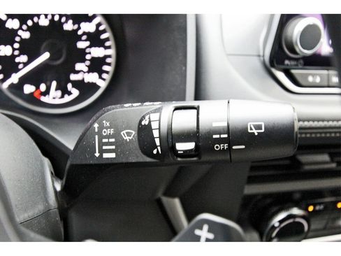 Used 2025 Nissan Rogue S image 16