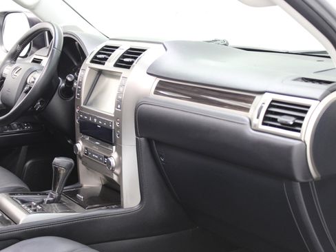 Used 2017 Lexus GX 460 Premium 4D SUV 4WD image 45