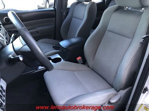 Used 2012 Toyota Tacoma 4x4 Double Cab w/ TRD Sport Pkg image 12