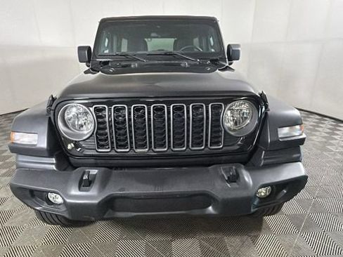 Used 2025 Jeep Wrangler Unlimited Sport AWD/4WD image 8