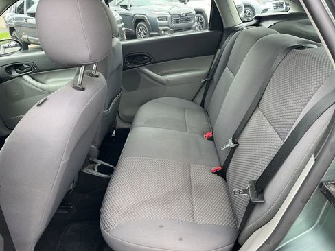Used 2006 Ford Focus ZX5 Hatchback FWD image 10