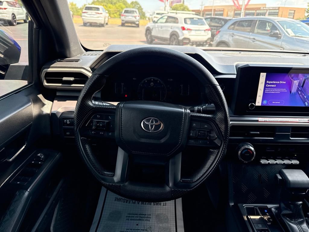 Used 2025 Toyota Tacoma SR5 AWD/4WD image 36