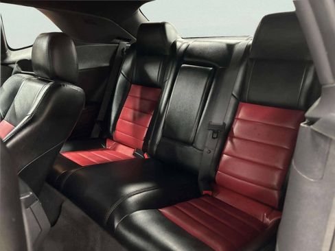 Used 2010 Dodge Challenger R/T RWD image 16