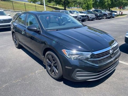 Used 2023 Volkswagen Jetta SE FWD image 7