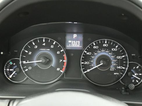 Used 2011 Subaru Outback 2.5i Limited AWD/4WD image 17