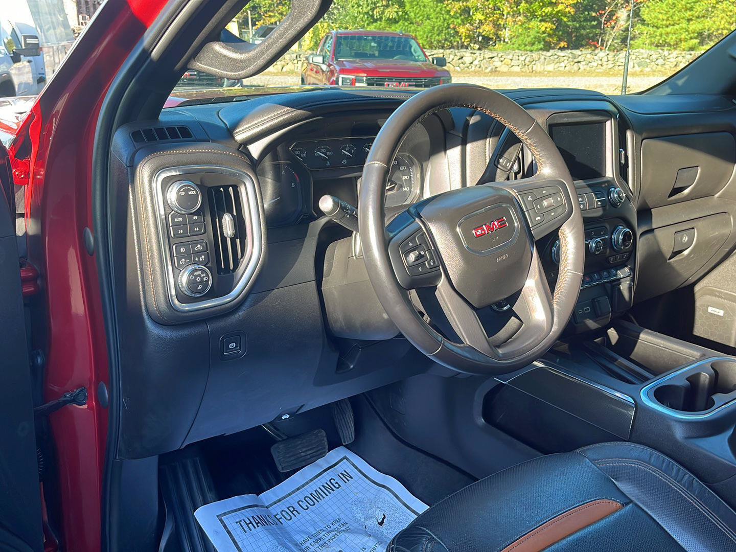 Used 2022 GMC Sierra 2500 AT4 w/ AT4 Preferred Package AWD/4WD image 11