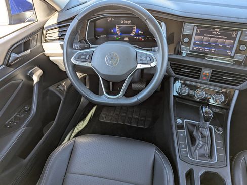 Used 2024 Volkswagen Jetta SE image 15