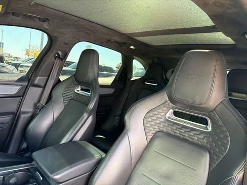 Used 2022 Jaguar F-PACE SVR AWD/4WD image 6