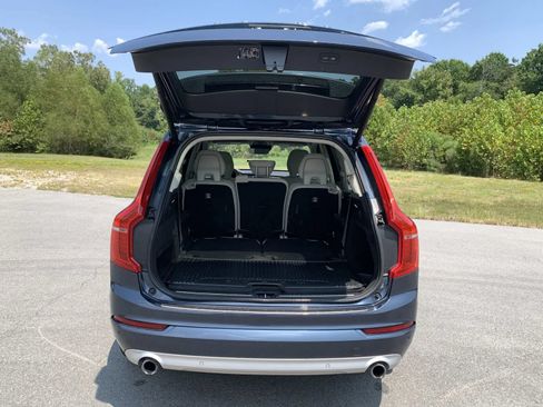 Used 2019 Volvo XC90 T5 Momentum w/ Protection Package Premier AWD/4WD image 8