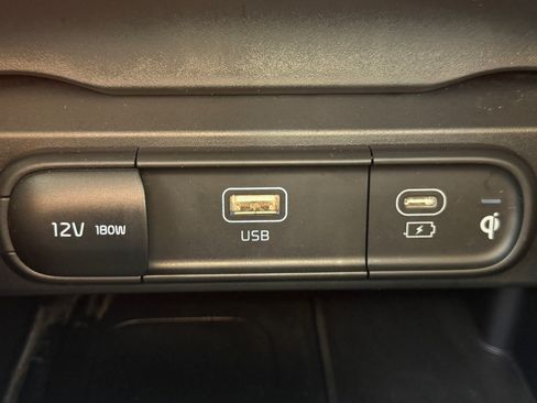 Used 2025 Kia Telluride SX w/ SX Captain's Chair Package FWD image 31