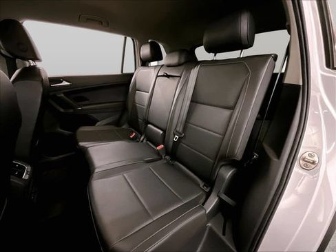 Used 2018 Volkswagen Tiguan SEL FWD image 25