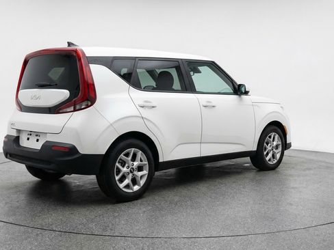 Used 2025 Kia Soul LX w/ LX Technology Package FWD image 9