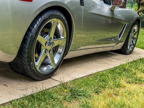 Used 2006 Chevrolet Corvette Convertible w/ Preferred Equipment Group RWD image 40