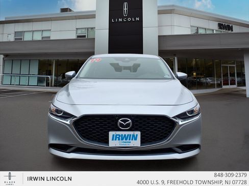 Used 2019 MAZDA MAZDA3 Sedan w/ Preferred Package image 3