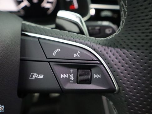 Used 2025 Audi RS Q8 performance image 18