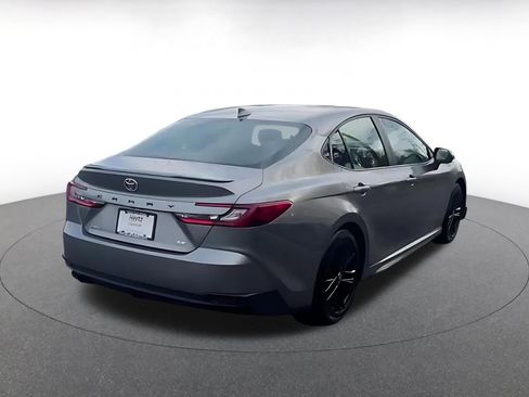 Used 2025 Toyota Camry SE image 12