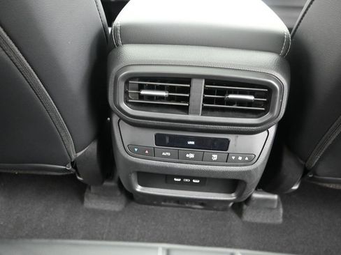 Certified 2025 Honda Pilot Touring image 19