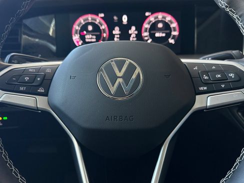 New 2026 Volkswagen Tiguan SE FWD image 22