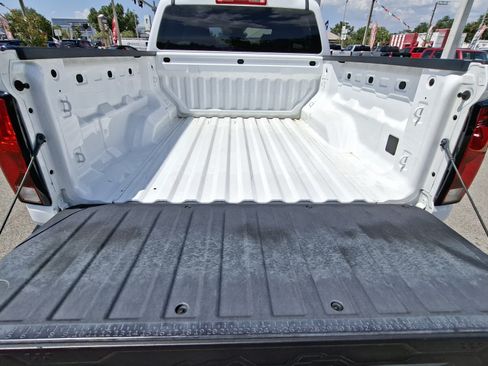 Used 2024 Chevrolet Colorado LT RWD image 20
