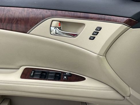 Used 2011 Toyota Avalon Limited image 22