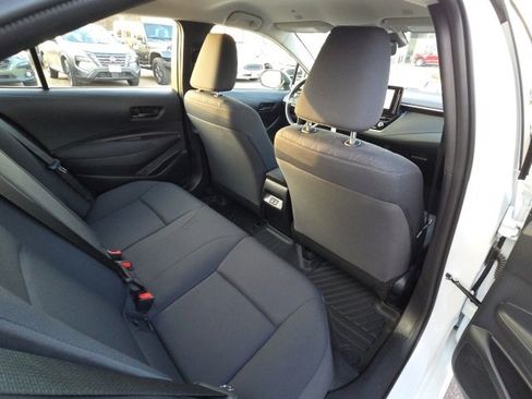 Used 2025 Toyota Corolla LE image 34