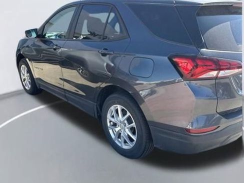 Used 2022 Chevrolet Equinox LS w/ LS Convenience Package image 5