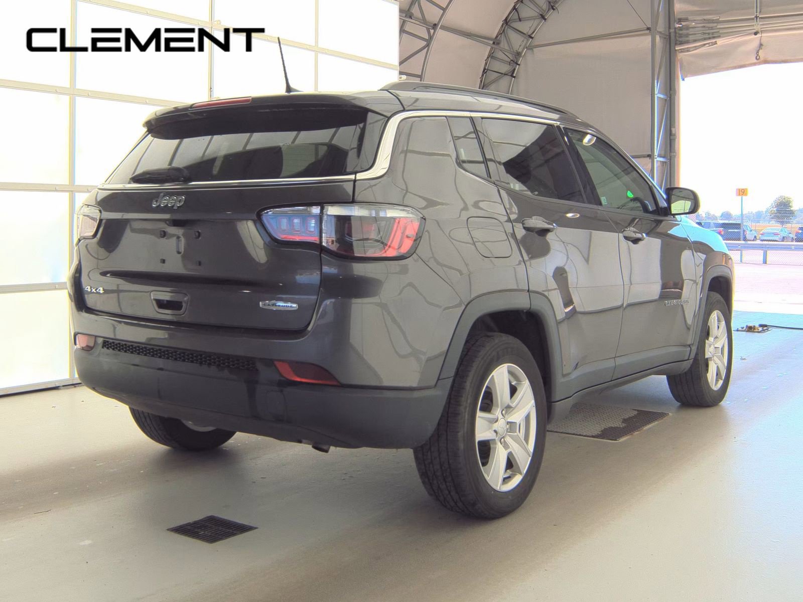 Used 2022 Jeep Compass Latitude w/ Convenience Group AWD/4WD image 6