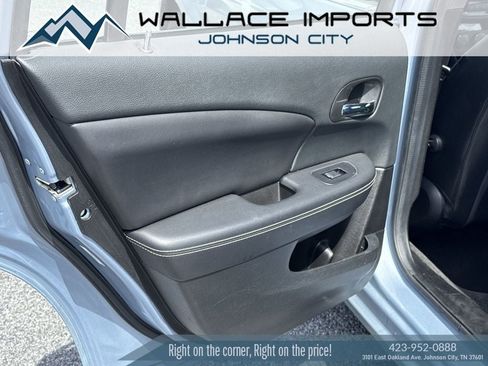 Used 2014 Chrysler 200 Limited FWD image 30