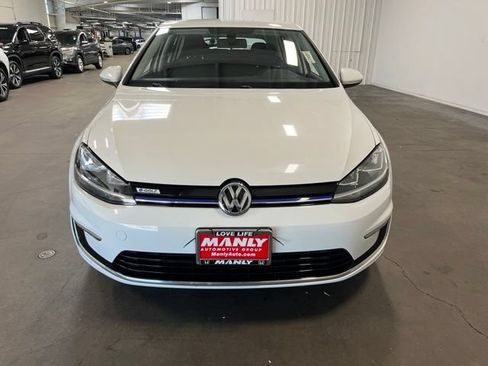 Used 2018 Volkswagen e-Golf SE FWD image 8