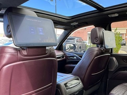 Used 2022 Cadillac Escalade Sport Platinum AWD/4WD image 35