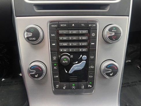 Used 2018 Volvo V60 T5 Dynamic w/ Vision Package image 19